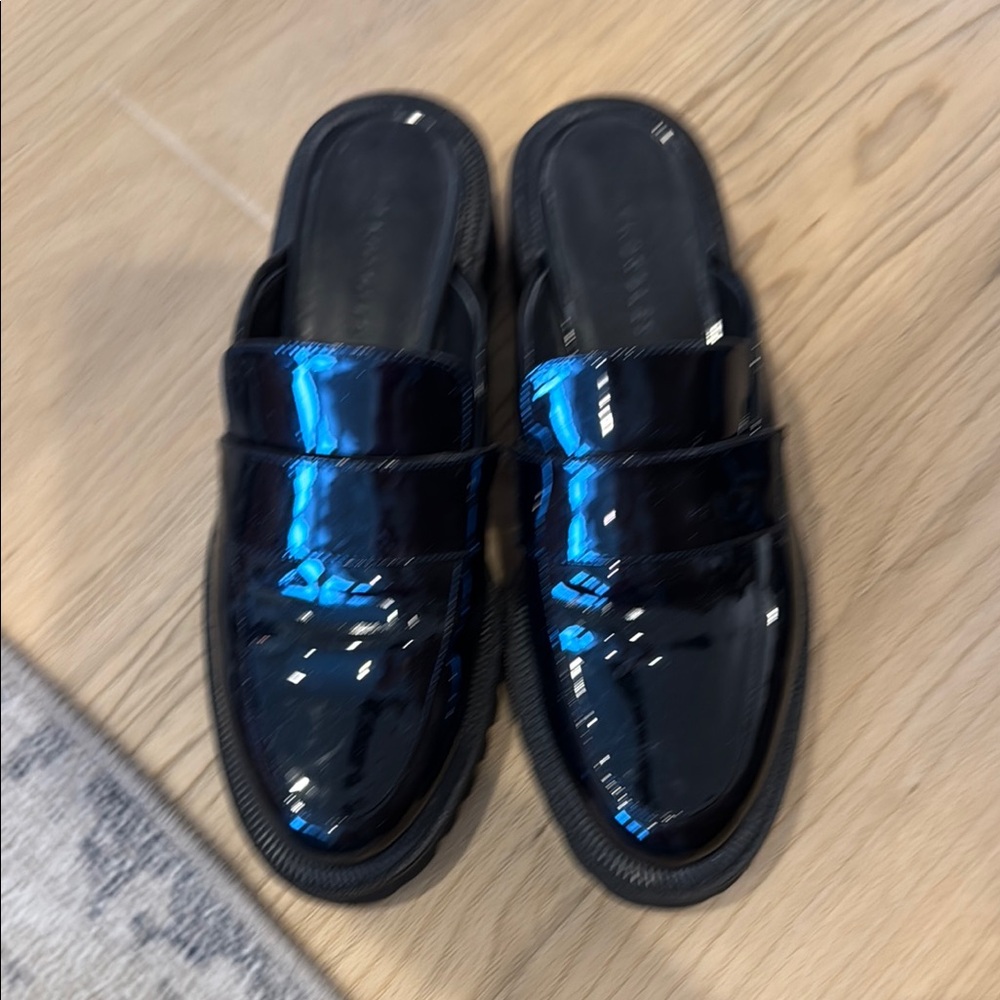 AEROSOLES Black Mules Glossy Patent Leather